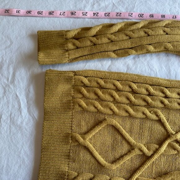 Disney  Donald Duck Pullover in Goldenrod Cable Knit Sweater M - Picture 3 of 6